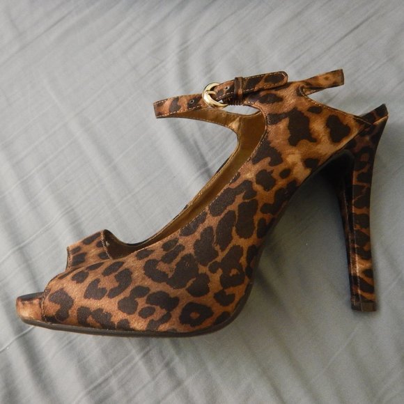 Leopard Print Heels - Picture 6 of 9